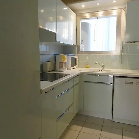 Le Lavandou, 2 Pieces, 4 Personnes - Fr-1-251-594 Apartment Le Lavandou